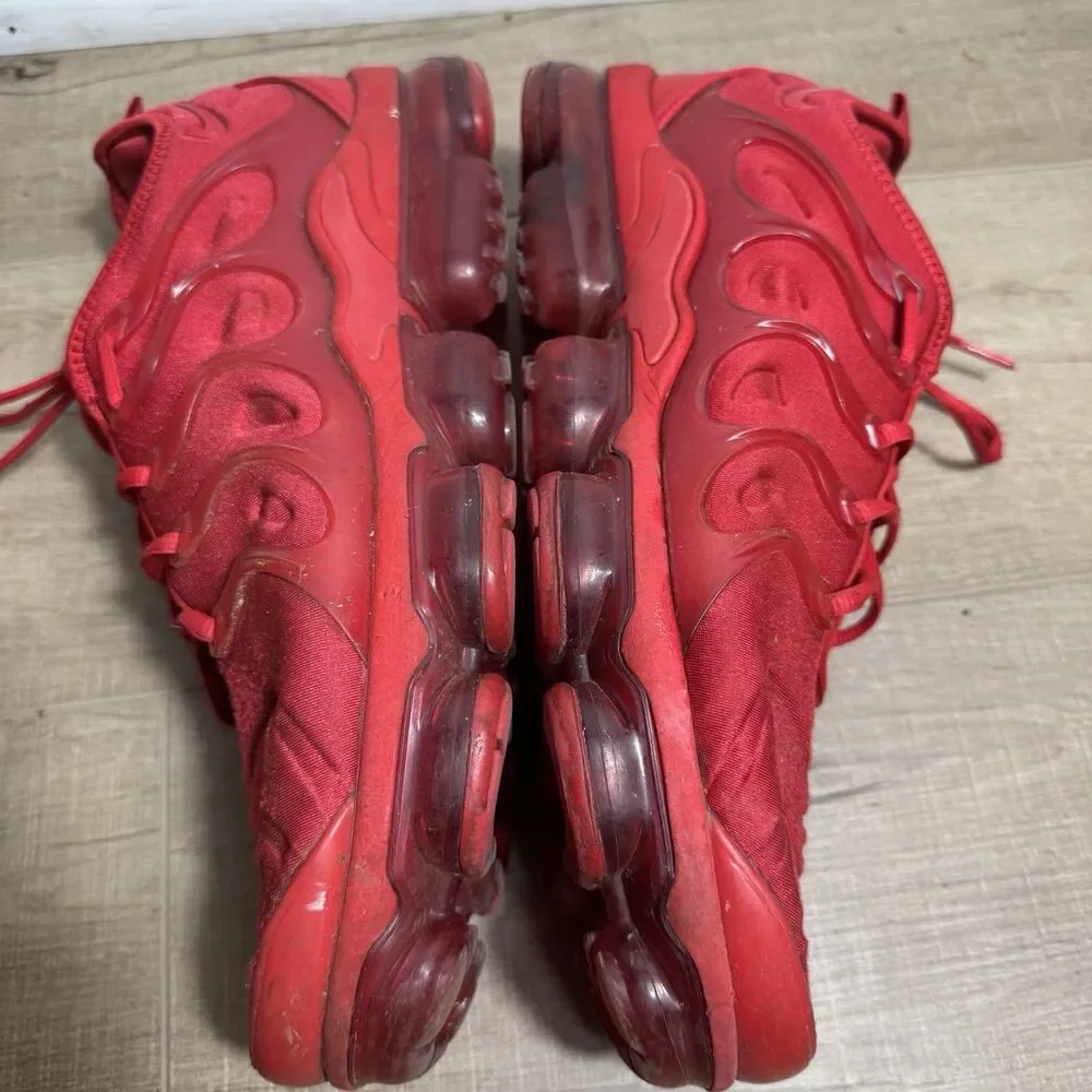 Nike Air VaporMax Plus Men’s 12 Triple Red Shoes Athletic Sneakers CW6973-600